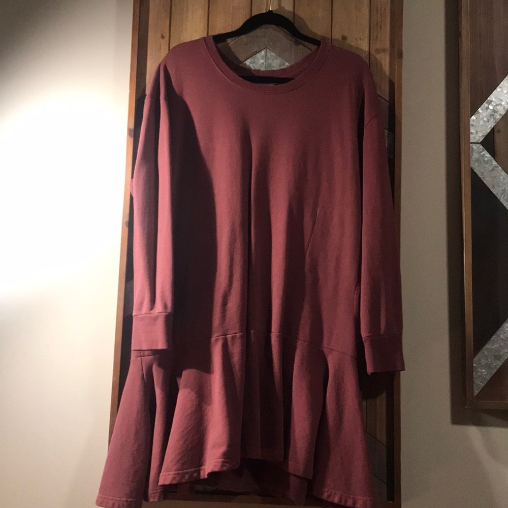 Oversized sweatshirt dress.